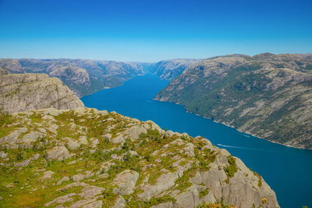 挪威 preikestolen 或 pupit 岩 Lysefjord 的看法