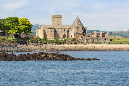 苏格兰 firth 的 inchcolm 岛的修道院