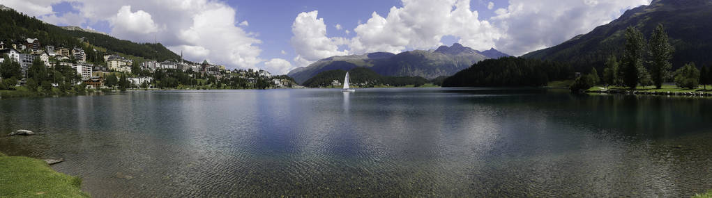Saintz 湖全景