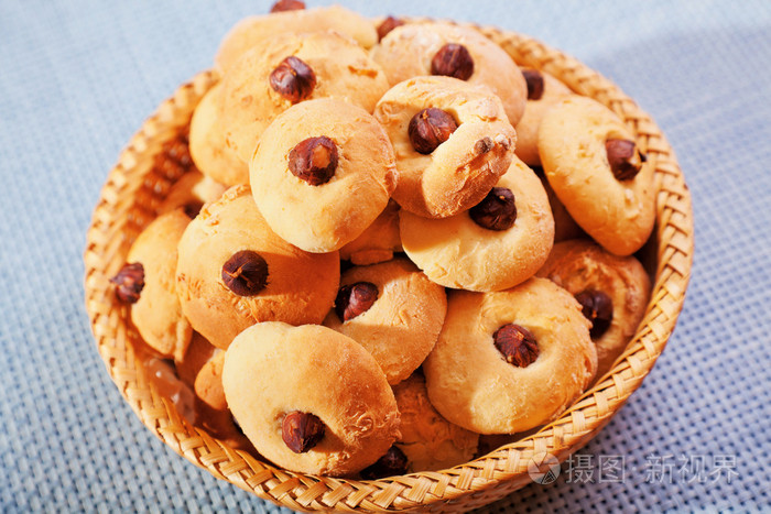 中厚板的杏仁饼干