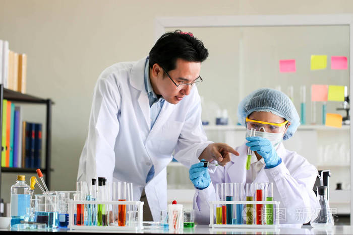 实验室化学管开发与药学,生物化学与研究技术理念