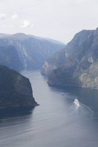 从挪威 Stegastein 观点看 Aurlandsfjord