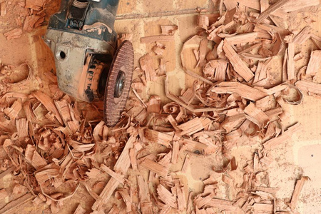 木屑和工具