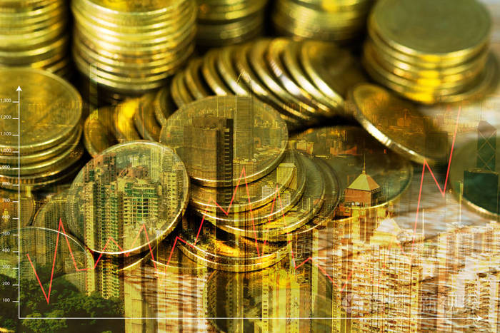 用金融图对城市和办公楼背景,业务和财务概念的双重曝光栈
