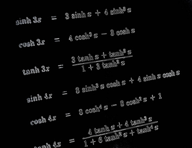 大量的数学公式在黑色背景霓虹灯