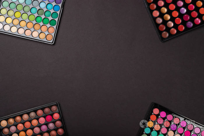 眼影调色板的化妆背景
