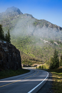 景区道路和美丽山在挪威