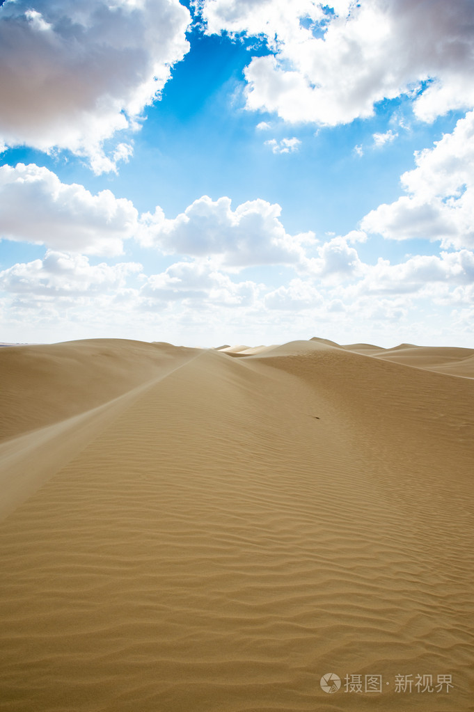 美丽的沙丘在撒哈拉沙漠埃及