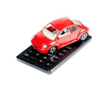 保险的购买 租赁 燃料或服务和维修费用的玩具汽车和计算器概念