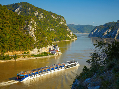 多瑙河畔。塞尔维亚和罗马尼亚边境