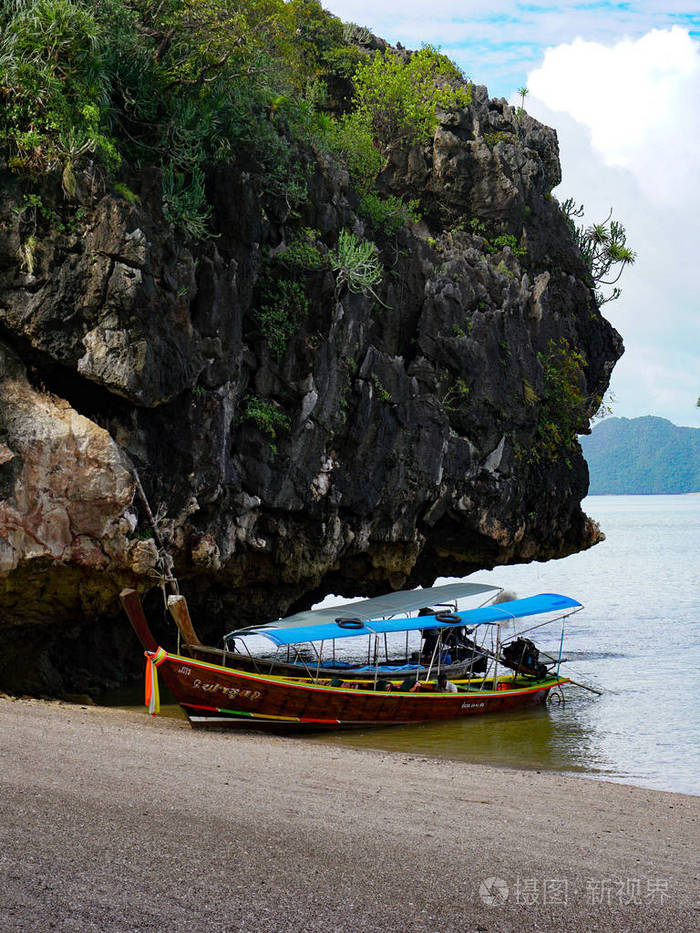 船在水面上, 浮动运输