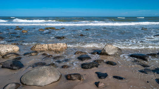 海洋海滩和沙滩海景, 夏季时间