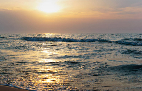海面上的日落, 海浪中的日出