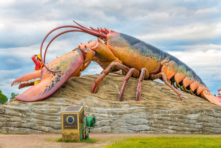 Shediac, 加拿大君 192018龙虾雕塑在镇 Shediac 的入口附近。这个镇被称为 世界龙虾之都