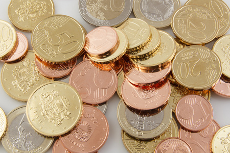 新鲜的拉脱维亚欧元硬币图片