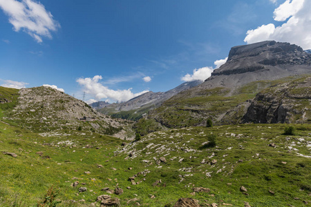 在瑞士, 欧洲的 Gemmi 通过的高山路线惊人的风景