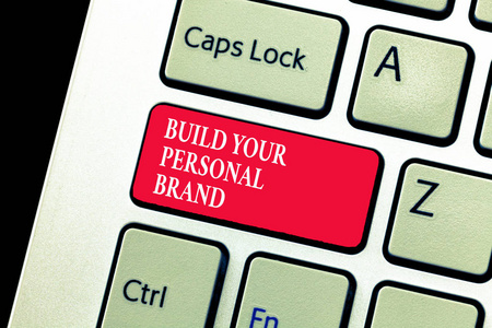 手写文字书写构建您的个人品牌。概念意味着展示营销本身的实践