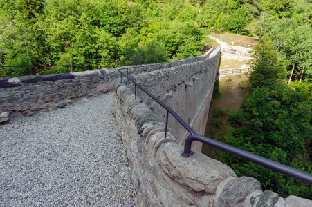 图片罗马渡槽全景图片葡萄牙埃尔瓦斯阿莫雷拉渡槽图片拱形矩形柱渡槽