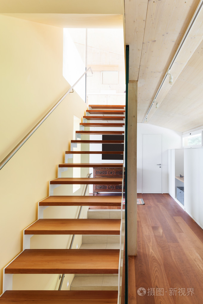 现代的建筑室内楼梯