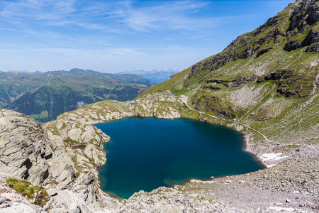 Schottensee 湖 在 Pizol 附近的鸟瞰图