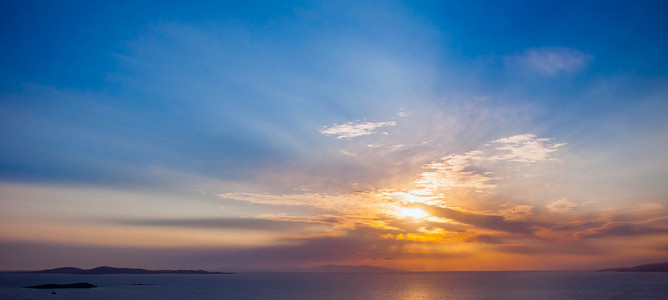 七彩天空的晚霞图片