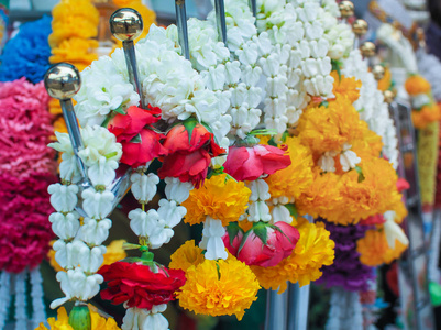 印度教和佛教的花卉花环, 选择性聚焦