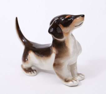 德国獾狗陶瓷雕像
