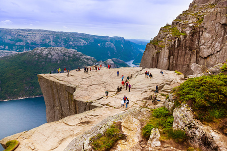 传道人讲坛石在峡湾 Lysefjord挪威