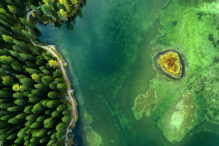 米苏丽娜湖, 水晶清澈水鸟瞰图