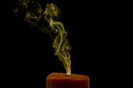 烟的蜡烛图片-烟的蜡烛素材-烟的蜡烛插画-摄图新视界