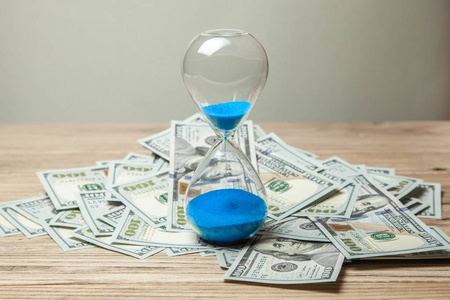 沙漏财富图片-沙漏财富素材-沙漏财富插画-摄图新视界