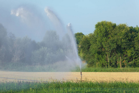 夏季农业自动化灌溉