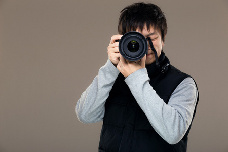 亚洲男性摄影师