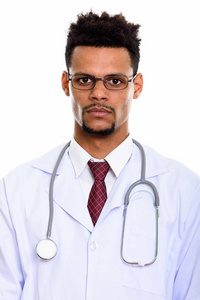 戴眼镜的年轻的非洲男人医生的影棚拍摄