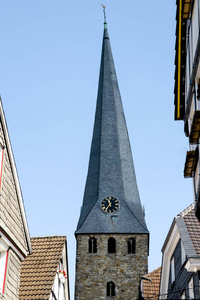 历史 framehouse 胡同和教会在德国