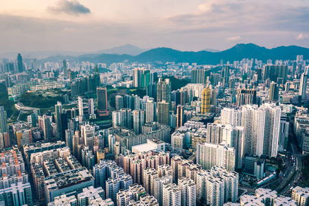 黄埔区市中心的天际线与城市摩天大楼在香港的黄埔区照片