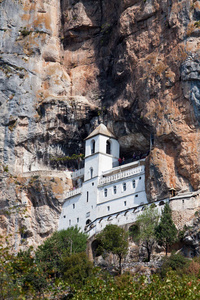 东正教寺在高山上很高