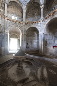 Arsago Seprio, 瓦雷泽, 伦巴第, 意大利 中世纪圣圣维托雷教堂的内部, 洗礼堂