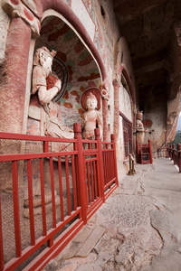 天水麦积山山七寺庙雕像