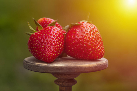 草莓的自然背景。特写