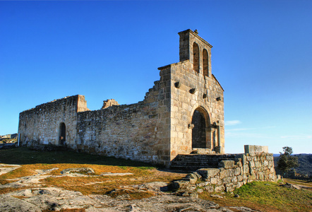 教堂废墟堡 Mendo 历史村庄