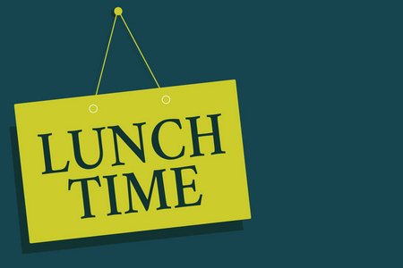 写笔记显示午餐时间.