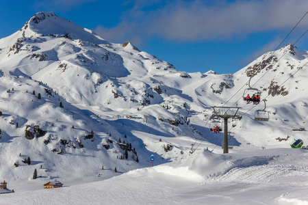 奥地利阿尔卑斯山的滑雪胜地Obertauern