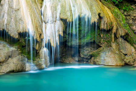 奇妙的瀑布，喃奔，泰国 Koe 銮瀑布