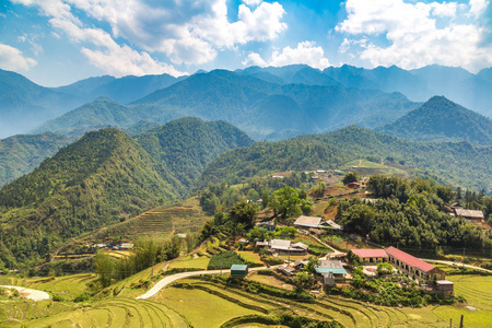 夏季越南老蔡沙萨梯田全景