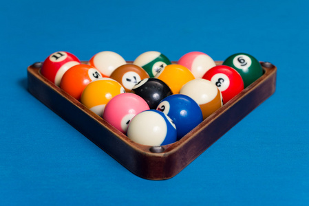 斯诺克彩色球图片