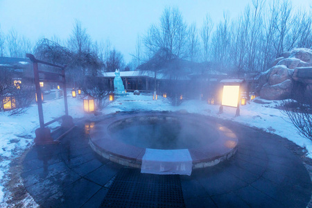 吉林省夜间温泉室外图片