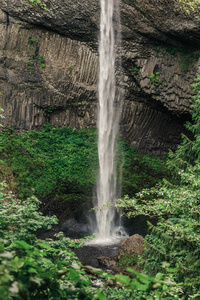 Latourell 瀑布沿哥伦比亚河峡谷, 俄勒冈州, 美国