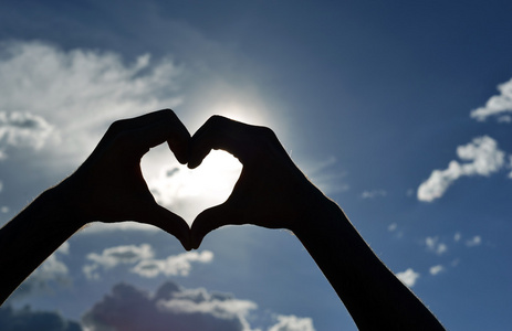 恋爱牵手图片-恋爱牵手素材-恋爱牵手插画-摄图新视界