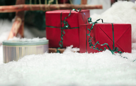 圣诞礼物在白雪, 装饰工作室射击